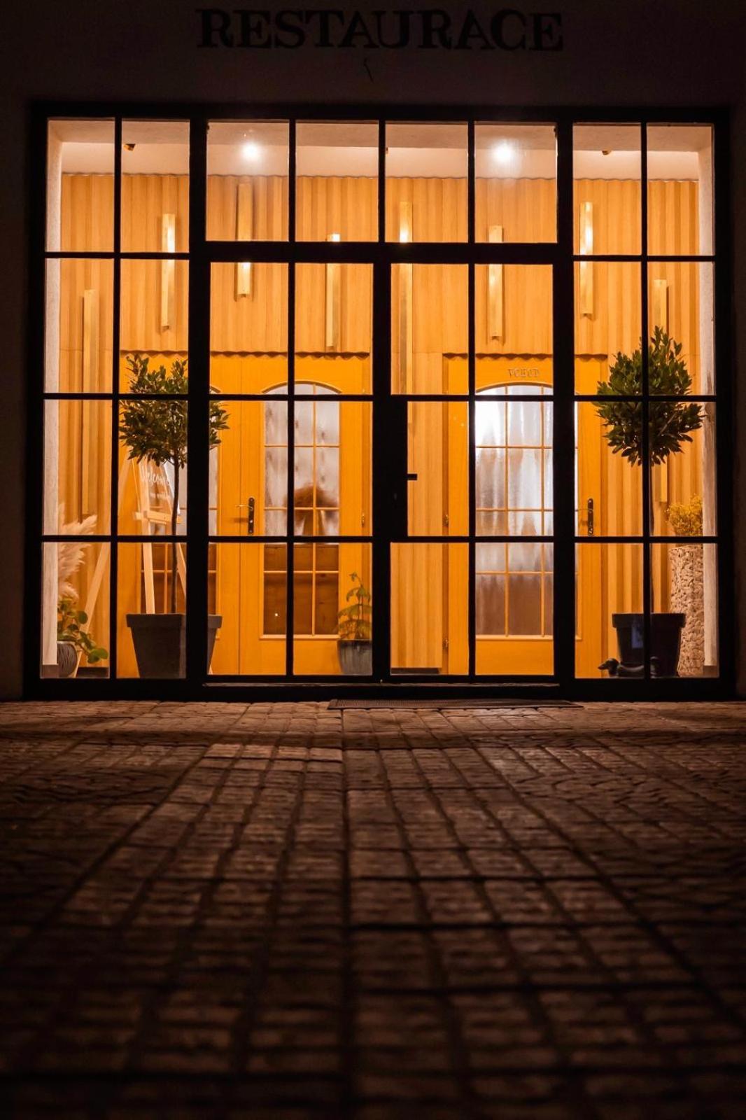 Golden Golem Hotel & Spa Praha Bagian luar foto
