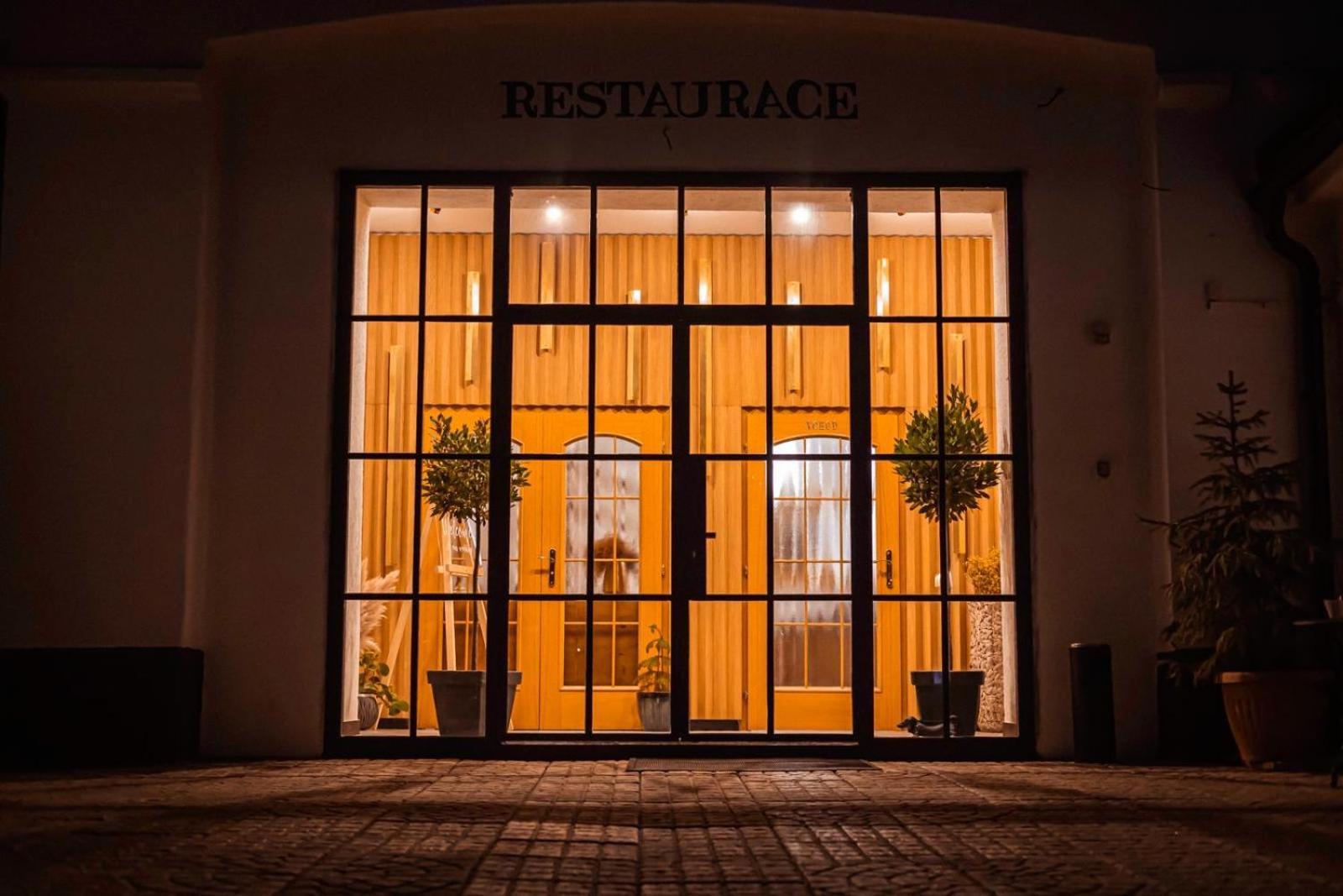 Golden Golem Hotel & Spa Praha Bagian luar foto