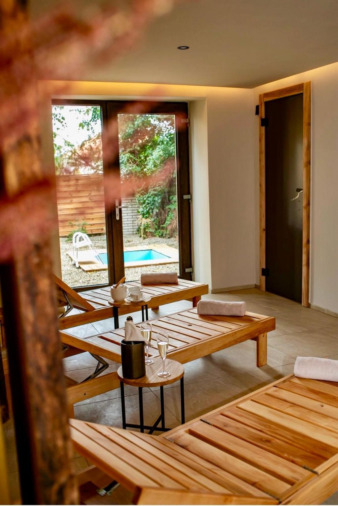 Golden Golem Hotel & Spa Praha Bagian luar foto