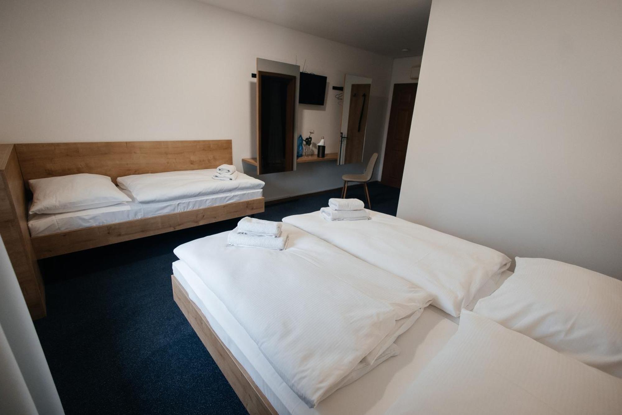 Golden Golem Hotel & Spa Praha Bagian luar foto