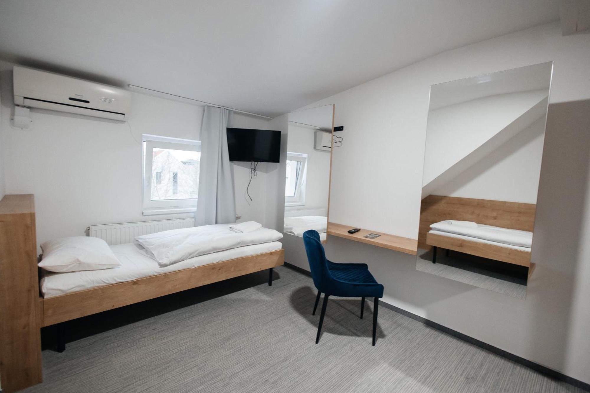 Golden Golem Hotel & Spa Praha Bagian luar foto