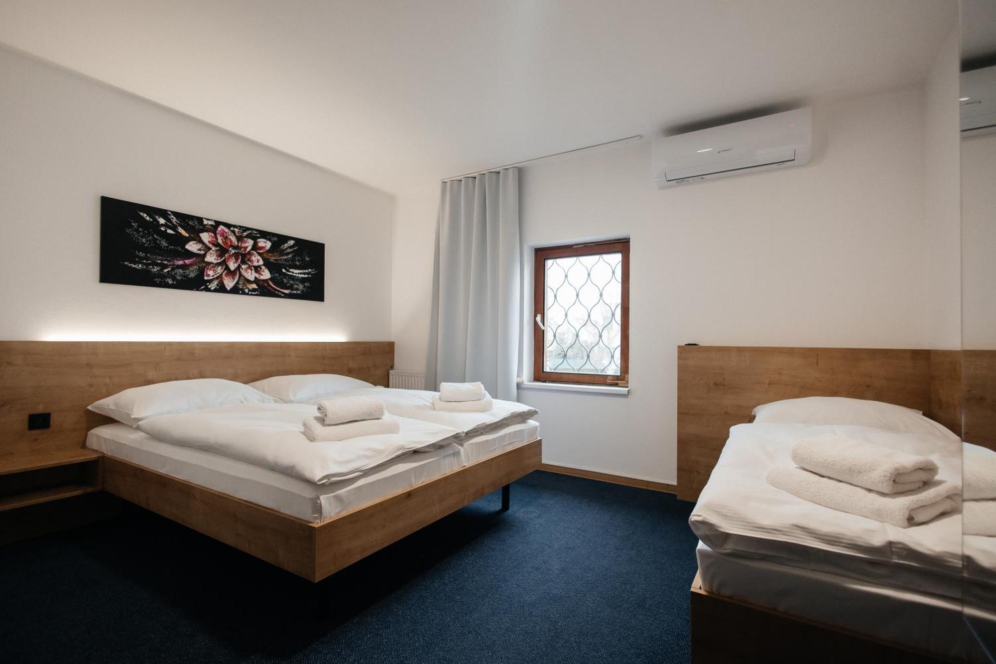 Golden Golem Hotel & Spa Praha Bagian luar foto