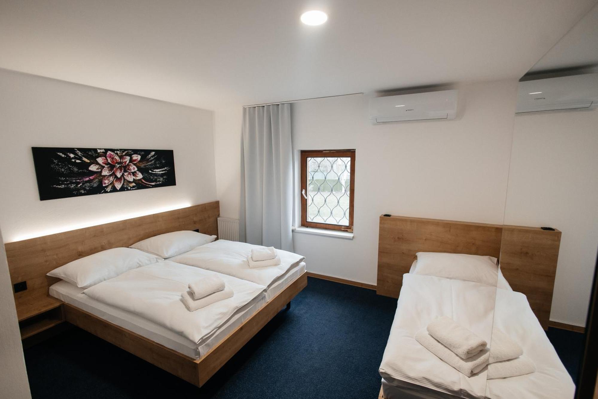 Golden Golem Hotel & Spa Praha Bagian luar foto