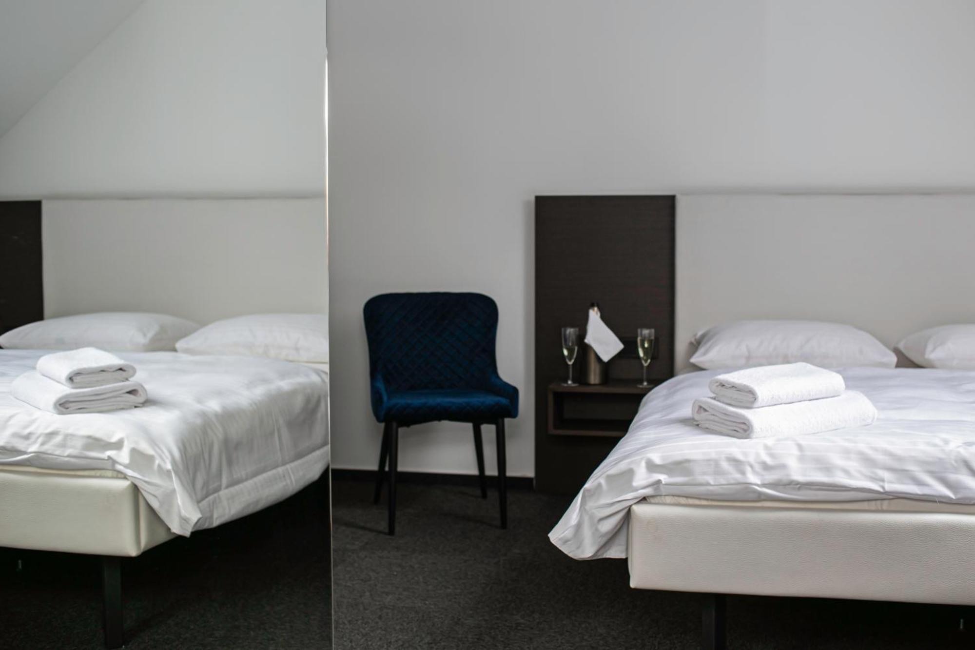 Golden Golem Hotel & Spa Praha Bagian luar foto